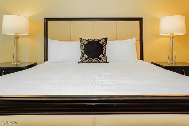 2000 Fashion Show Drive 3526, Las Vegas, NV 89109