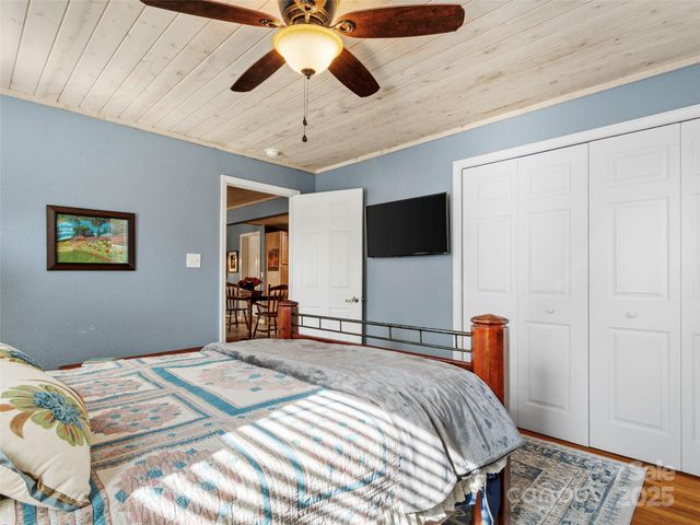 10 Birds Eye View, Burnsville, NC 28714