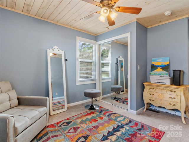 10 Birds Eye View, Burnsville, NC 28714