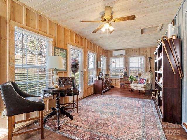 10 Birds Eye View, Burnsville, NC 28714