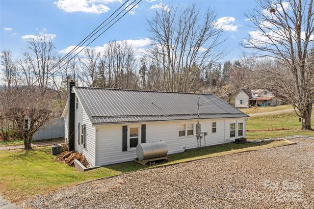 10 Birds Eye View, Burnsville, NC 28714