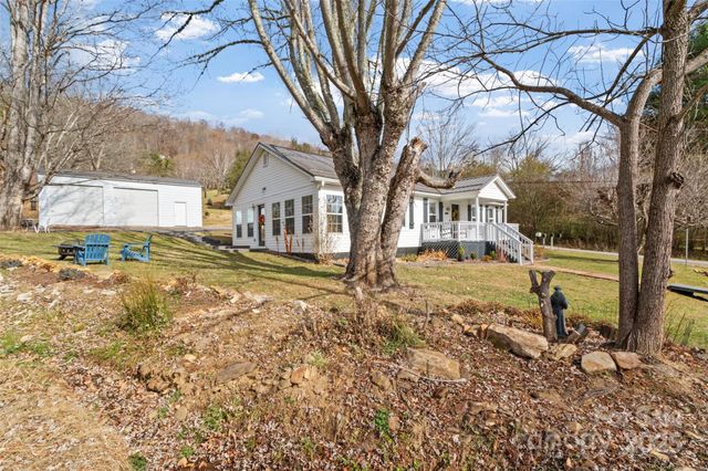 10 Birds Eye View, Burnsville, NC 28714