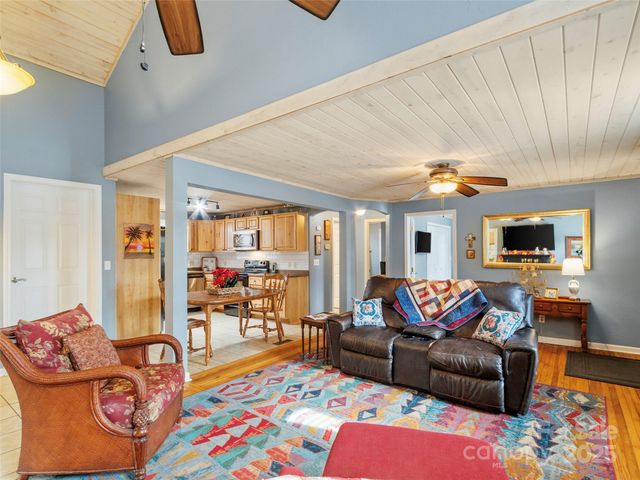 10 Birds Eye View, Burnsville, NC 28714