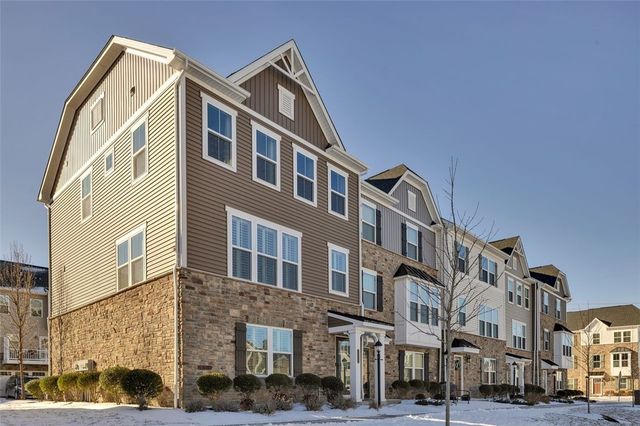 608 Amarth Ln, Cranberry Twp, PA 16066