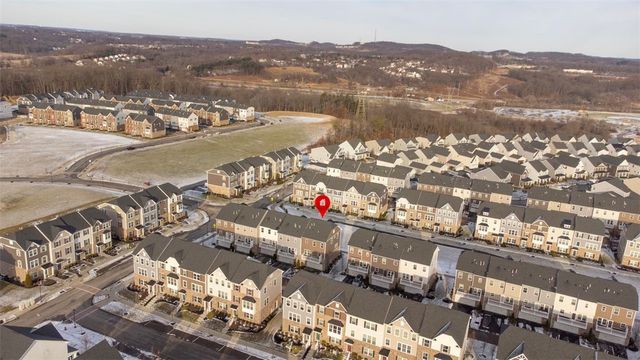 608 Amarth Ln, Cranberry Twp, PA 16066