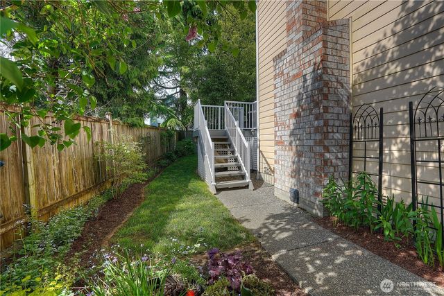 1952 S 371st Pl, Federal Way, WA 98003