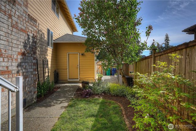 1952 S 371st Pl, Federal Way, WA 98003
