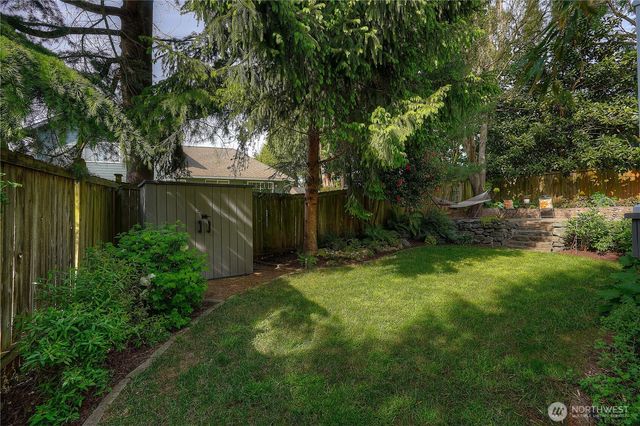 1952 S 371st Pl, Federal Way, WA 98003