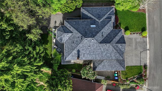 1952 S 371st Pl, Federal Way, WA 98003
