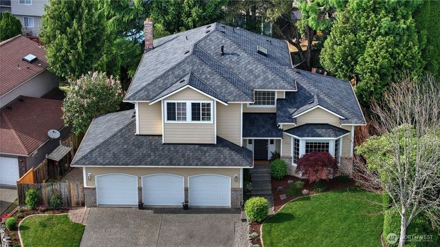 1952 S 371st Pl, Federal Way, WA 98003