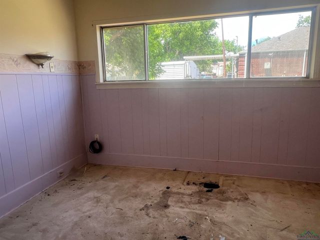 105 Nathan Street, Marshall, TX 75670