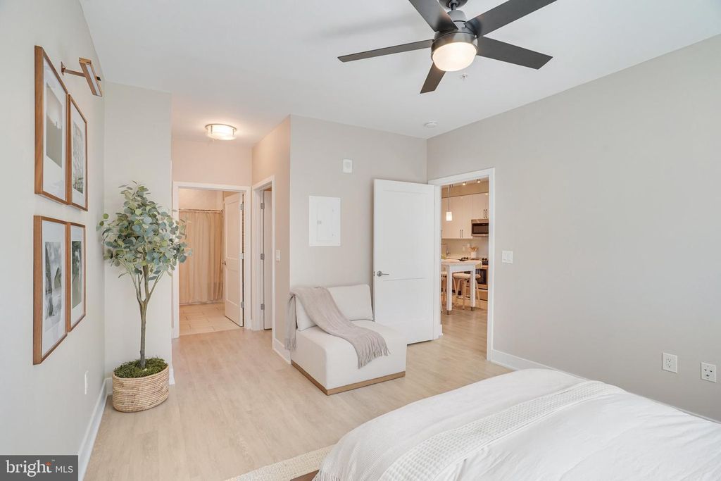 Image 10 of property listing at 145 RIVERHAVEN DR #352, Oxon Hill, MD 20745
