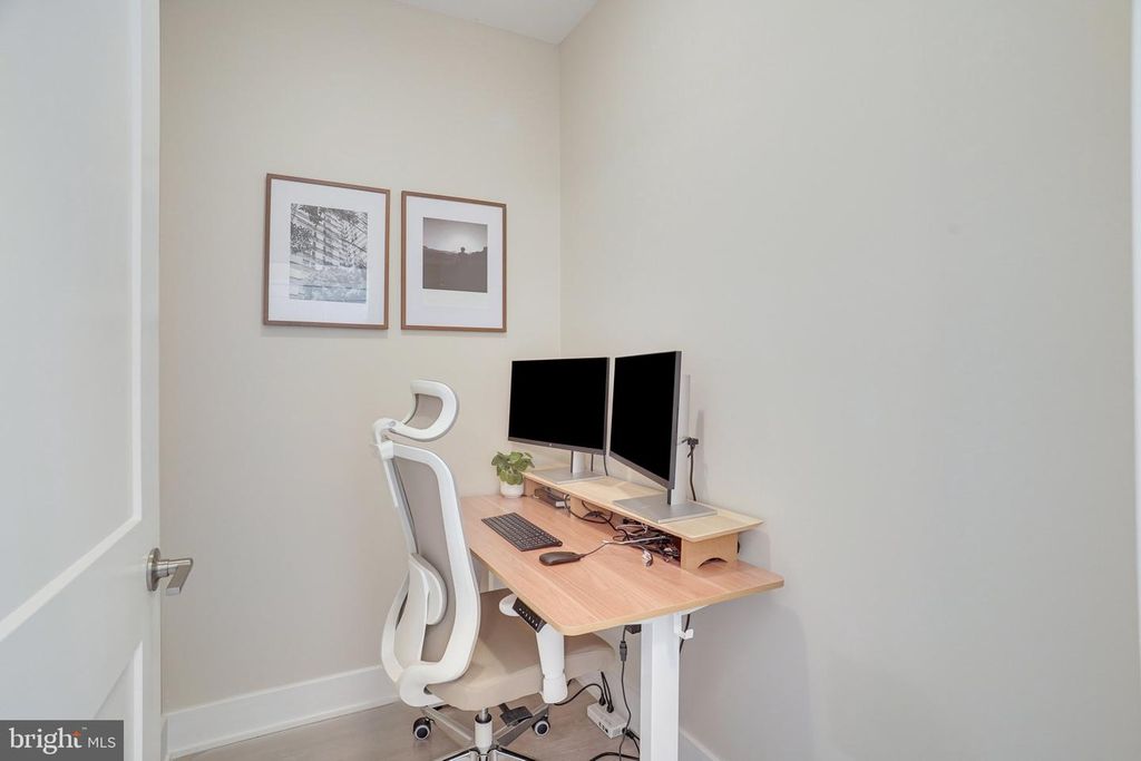 Image 12 of property listing at 145 RIVERHAVEN DR #352, Oxon Hill, MD 20745
