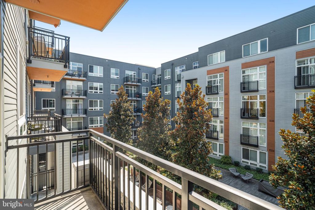 Image 17 of property listing at 145 RIVERHAVEN DR #352, Oxon Hill, MD 20745