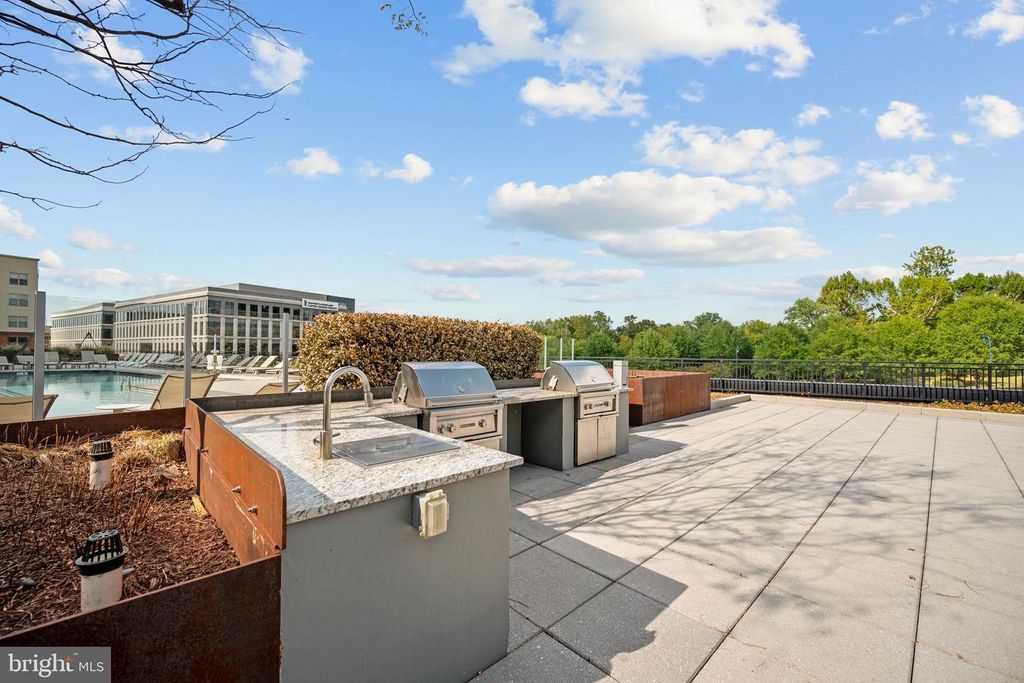 Image 24 of property listing at 145 RIVERHAVEN DR #352, Oxon Hill, MD 20745