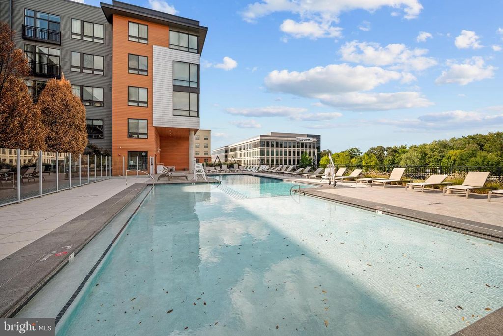Image 25 of property listing at 145 RIVERHAVEN DR #352, Oxon Hill, MD 20745