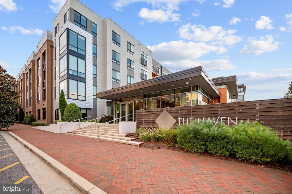 Image 31 of property listing at 145 RIVERHAVEN DR #352, Oxon Hill, MD 20745