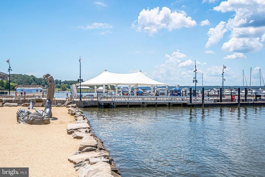 Image 35 of property listing at 145 RIVERHAVEN DR #352, Oxon Hill, MD 20745