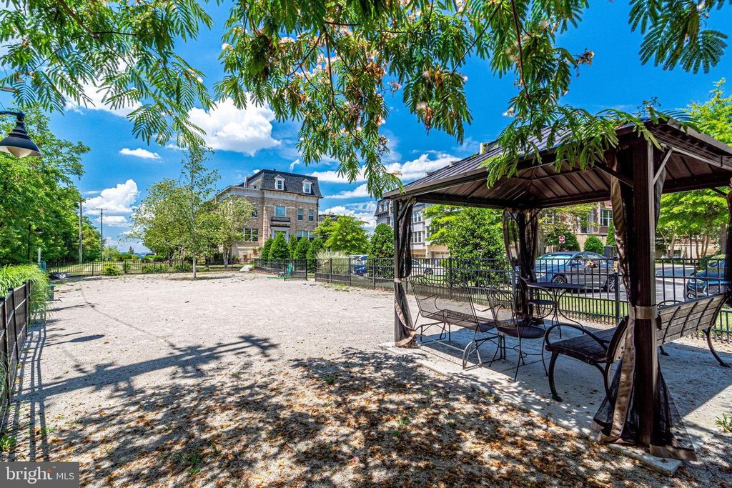 Image 42 of property listing at 145 RIVERHAVEN DR #352, Oxon Hill, MD 20745