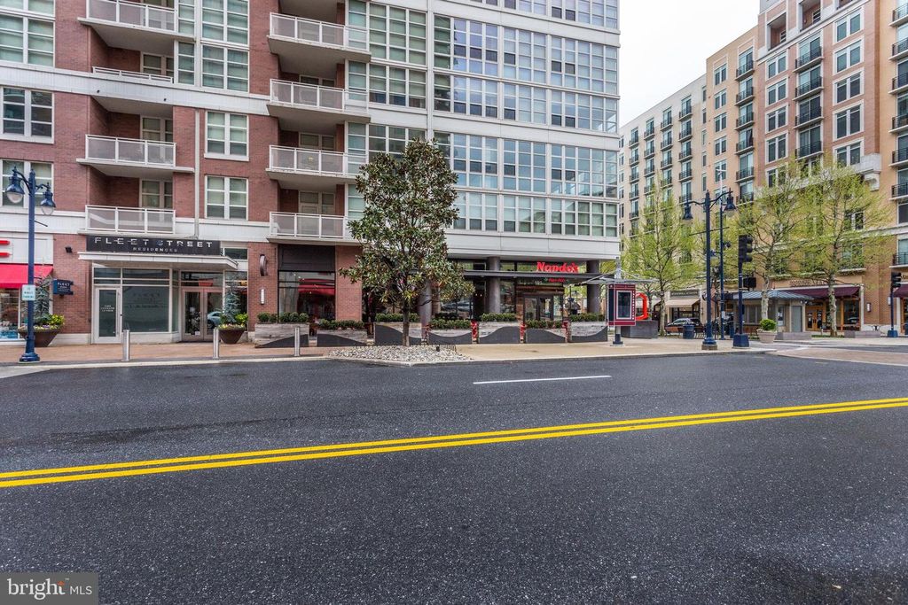 Image 45 of property listing at 145 RIVERHAVEN DR #352, Oxon Hill, MD 20745