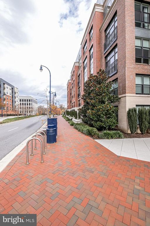 Image 53 of property listing at 145 RIVERHAVEN DR #352, Oxon Hill, MD 20745