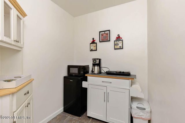 1228 GLEN LAURA Road, Jacksonville, FL 32205