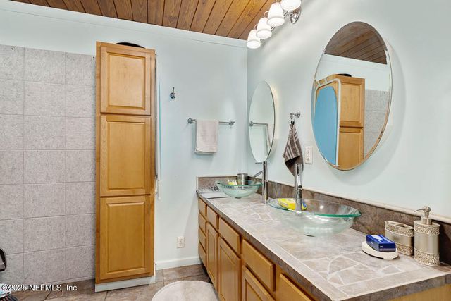 1228 GLEN LAURA Road, Jacksonville, FL 32205