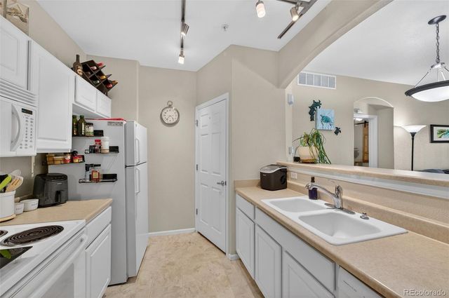 5255 Memphis Street 806, Denver, CO 80239