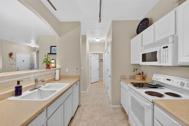 5255 Memphis Street 806, Denver, CO 80239
