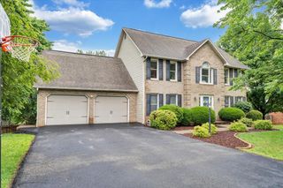 299 Winesap RD, Roanoke, VA 24019