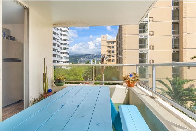 2421 Tusitala Street 401, Honolulu, HI 96815