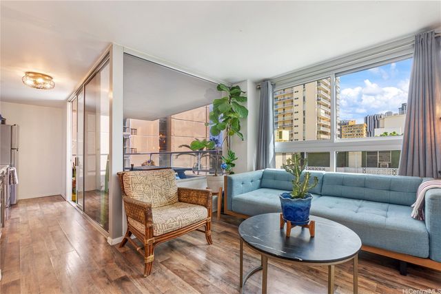 2421 Tusitala Street 401, Honolulu, HI 96815