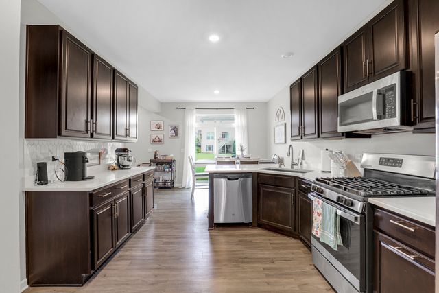 15155 W Cyrus Drive, Manhattan, IL 60442