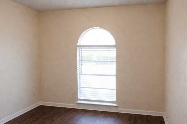 533 Annapolis Drive, Fort Worth, TX 76108