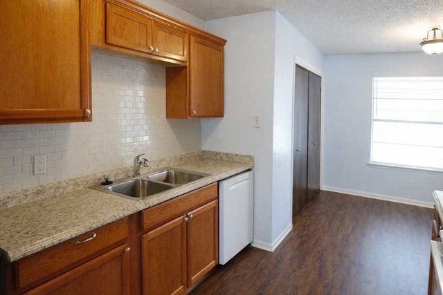 533 Annapolis Drive, Fort Worth, TX 76108