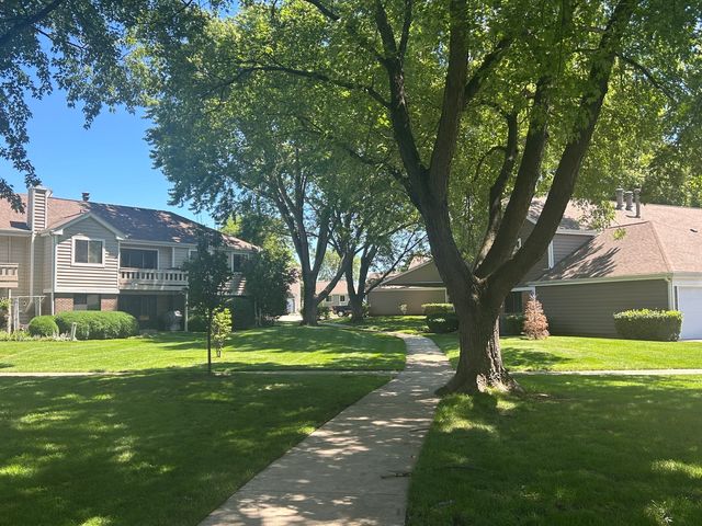 76 Margate Court C1, Schaumburg, IL 60193