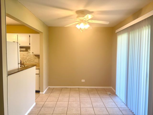 76 Margate Court C1, Schaumburg, IL 60193