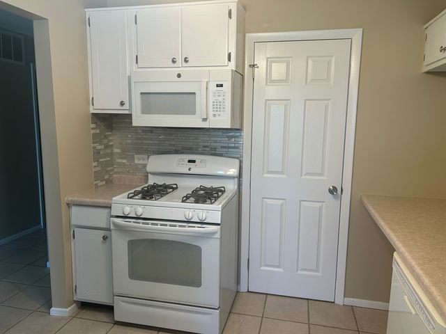 76 Margate Court C1, Schaumburg, IL 60193