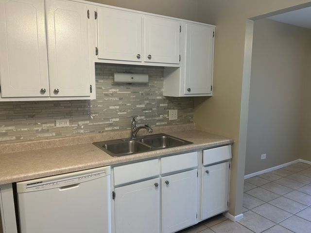 76 Margate Court C1, Schaumburg, IL 60193