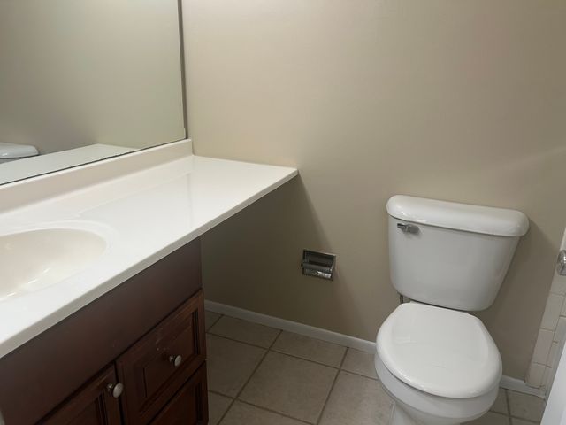 76 Margate Court C1, Schaumburg, IL 60193