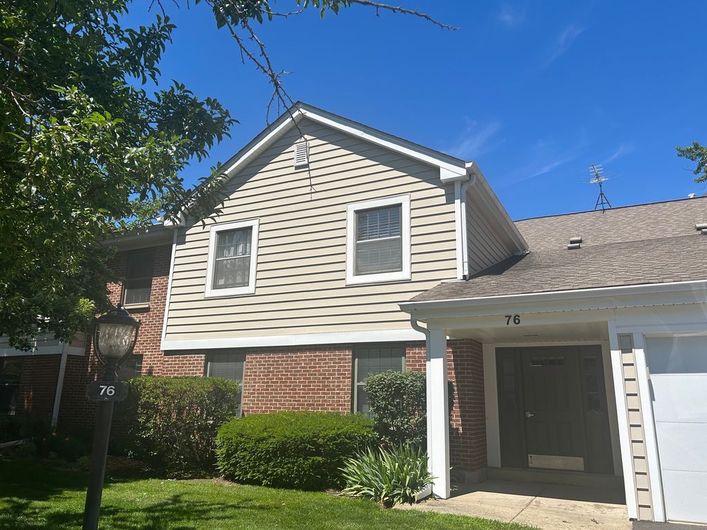 76 Margate Court C1, Schaumburg, IL 60193