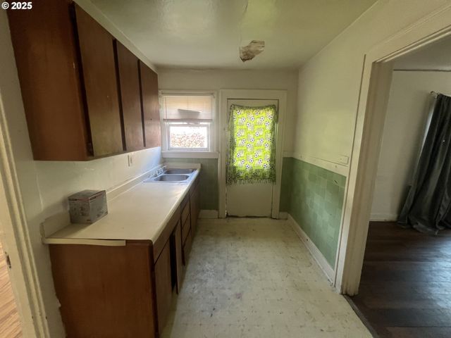 3015 DOVER St, Longview, WA 98632