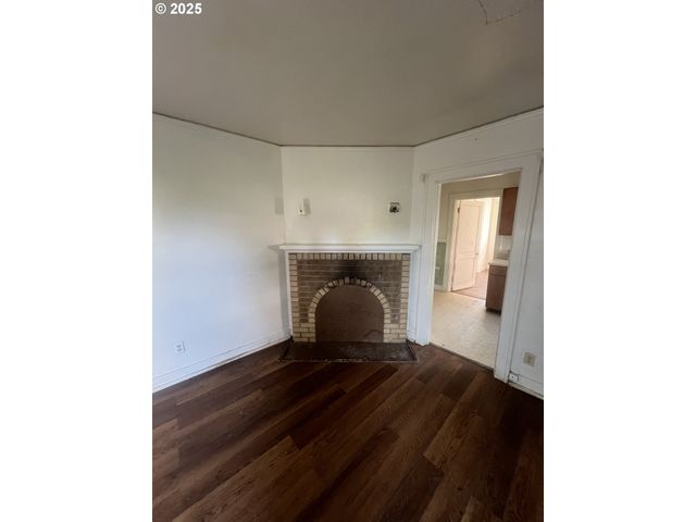 3015 DOVER St, Longview, WA 98632