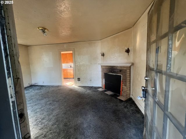 3015 DOVER St, Longview, WA 98632