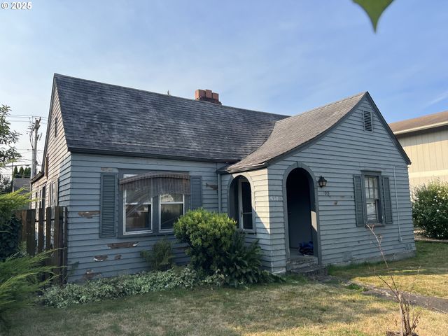 3015 DOVER St, Longview, WA 98632