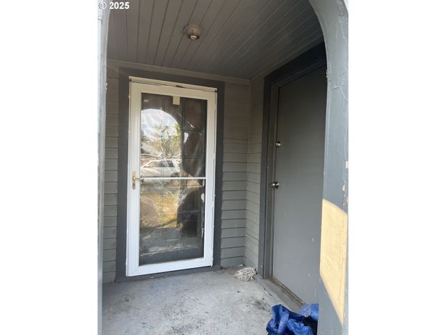 3015 DOVER St, Longview, WA 98632