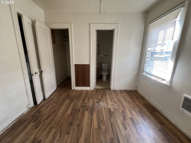 3015 DOVER St, Longview, WA 98632