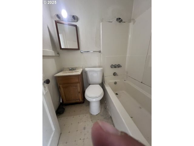 3015 DOVER St, Longview, WA 98632