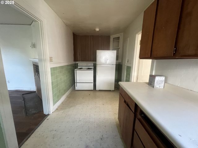 3015 DOVER St, Longview, WA 98632