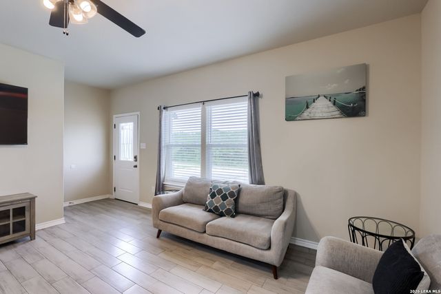 2541 CANYON LAKE FOREST DR, Canyon Lake, TX 78133